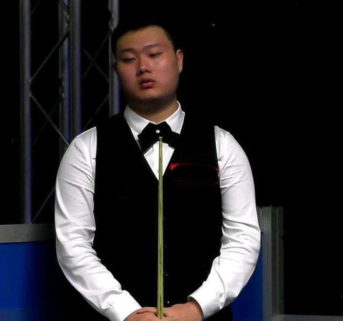 而碰撞出不 而碰撞出不